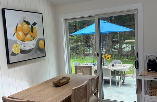 Hampton Bays Cottage | Charming Modern Cottage by the Bay and Beach - 3 bedroom/2 baths - Hampton Bays