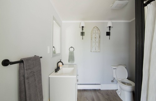 Burdett Other | Charming Modern Farmhouse
