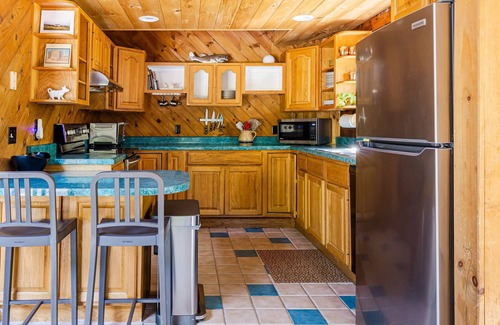 New Paltz House | Charming Mohonk Home with Fire Pit and Hot Tub