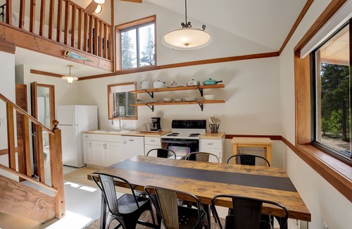 Black Hawk Cabin | Charming mountain cabin located just minutes from Golden Gate Canyon State Park