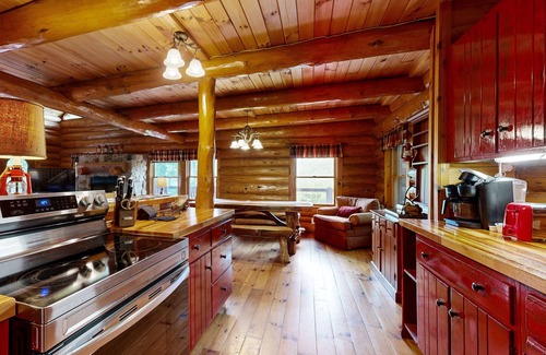 Sylva Cabin | Charming mountain cabin with hot tub, fireplace, and stunning views