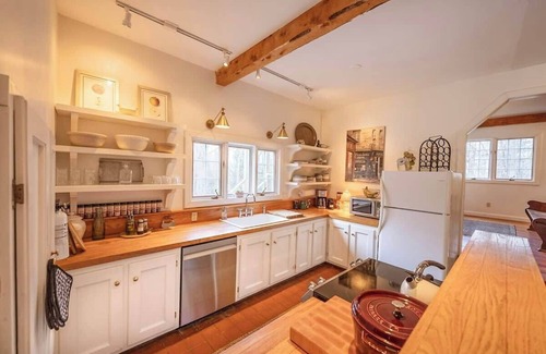 East Dover Ski Chalet | Charming Mountain Chalet w/Spa near Mt Snow