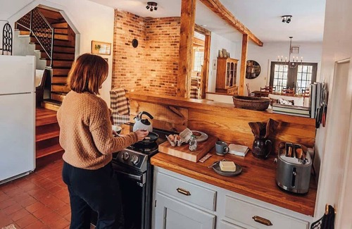 East Dover Ski Chalet | Charming Mountain Chalet w/Spa near Mt Snow