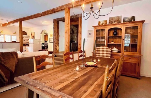 East Dover Ski Chalet | Charming Mountain Chalet w/Spa near Mt Snow