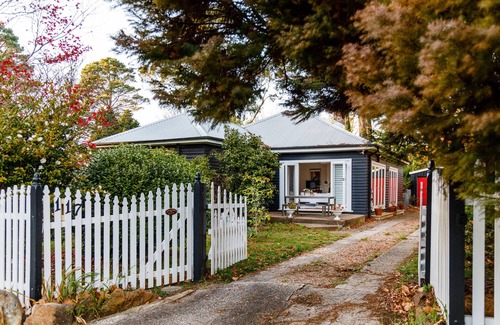 Blackheath Cottage | Charming Mountain Cottage- Pet Friendly