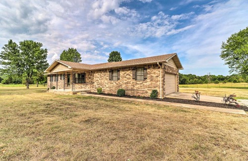 Mountain Home House | Charming Mountain Home Getaway with Gas Grill!