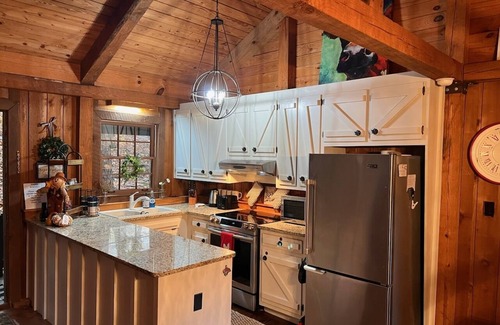 Big Canoe House | Charming Mountain Retreat in Big Canoe With Many Amenities Lakes and Trails