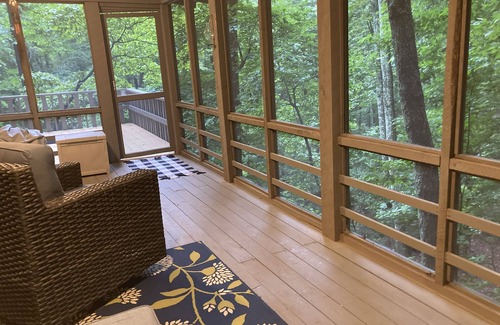 Big Canoe House | Charming Mountain Retreat in Big Canoe With Many Amenities Lakes and Trails