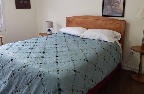 Cheshire House | Charming Mountain View Country House close to hiking trails waterfall