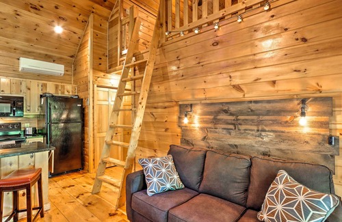 Murphy Cabin | Charming Murphy Cabin w/Porch - Near Hiking!