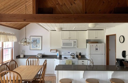 Madaket House | Charming Nantucket Beach Cottage w/Private Beach Access