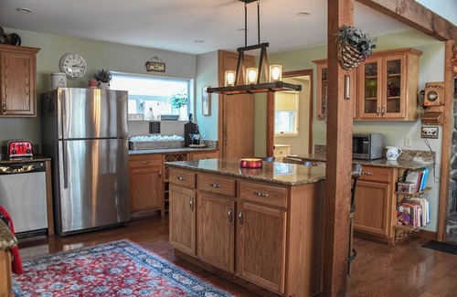 Narrowsburg House | Charming Narrowsburg Escape – River Access, Huge Yard, Minutes from Main Street