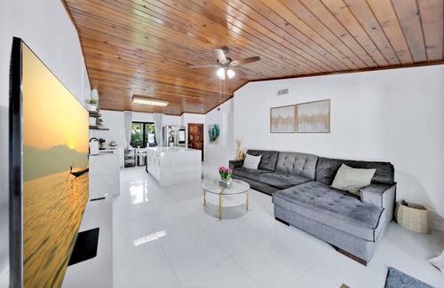 Homestead Other | Charming Nature Farmhouse Getaway – Spacious, Peaceful, Relaxing