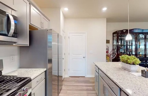 Raleigh House | Charming new 3-bedroom house in Raleigh w/weekly 15% & monthly 30% discounts