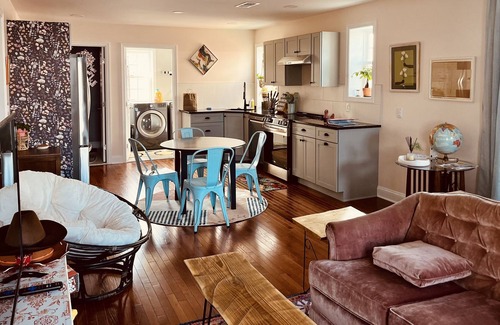 Havre De Grace Apartment | Charming newly renovated apartment close to family fun