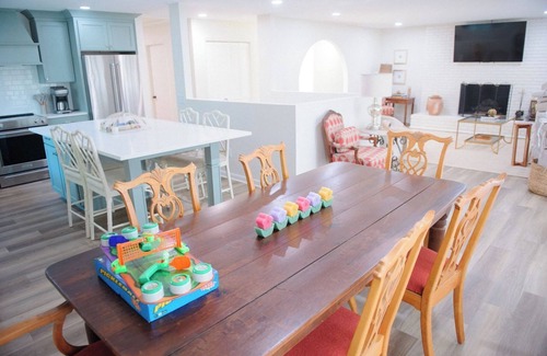 Northport House | Charming, newly remodeled, 4-bedroom lake front house with WiFi in Northport