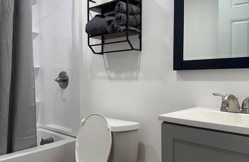 Sylmar House | Charming newly remodeled room in Sylmar with WiFi, AC, private entrance.