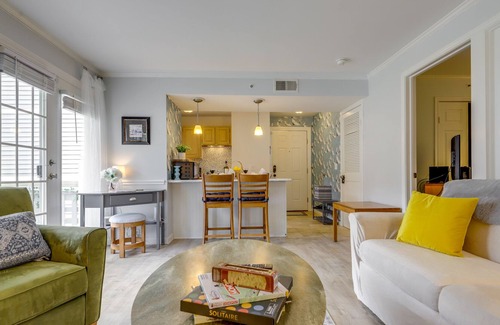 Norwich Condo | Charming Norwich Condo w/ Pool Access!