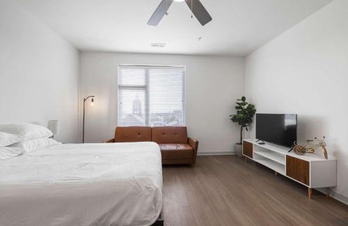 Downtown Louisville Apartment | Charming Nulu SDO CozySuites 02