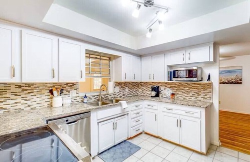Inverness House | Charming OASIS 2-bed 2-bath house with extra Queen Sleeper Sofa in Inverness