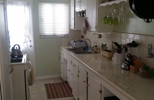 Ocean Beach Apartment | Charming Ocean Beach Bungalow 1 Block from Beach