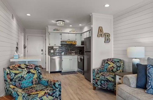 Morehead City Condo | Charming ocean view 2 bedroom condo in welcoming Atlantic Beach, NC