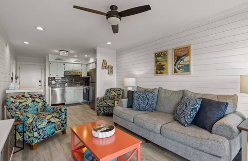 Morehead City Condo | Charming ocean view 2 bedroom condo in welcoming Atlantic Beach, NC
