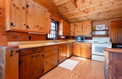Siasconset House | Charming Ocean View Cottage in Sconset