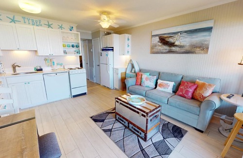 Tybee Island Condo | Charming, oceanfront condo w. resort amenities.