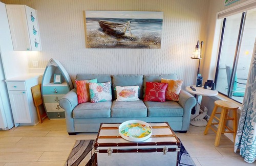 Tybee Island Condo | Charming, oceanfront condo w. resort amenities.