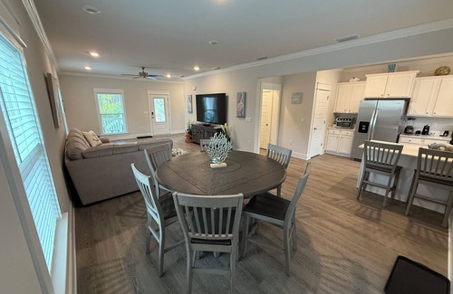 Panacea House | Charming old florida St Teresa beach private secluded pool arcade bikes 2024 new