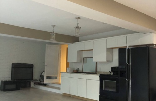 Marshfield House | Charming open floor plan in Marshfield Hills with vista views and privacy