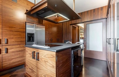 Chaillot Apartment | Charming Parisian Retreat: Tocadero - Your Ultimate Eiffel Tower Hideaway