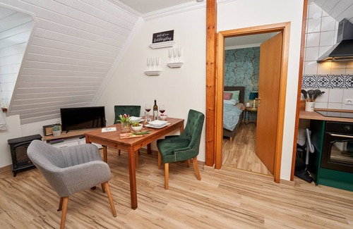 Ulmen Apartment | Charming Parlor, Eifel near Nürburgring - for 2-4 People near Lake & Castle-Ruin