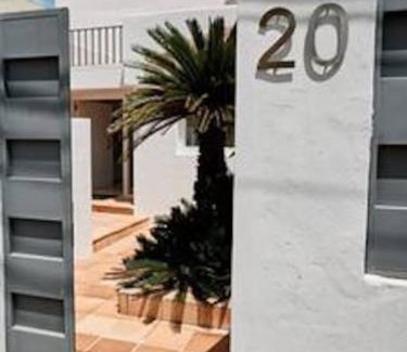 Ibiza Town Villa | Charming Patio Villa With Private Pool - 6BR - In The Heart of Playa den Bossa - Walk To Ushuaïa, Hi & The Beach!
