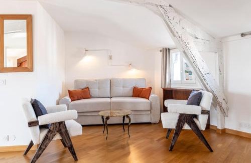 Jean-Medecin Apartment | Charming peaceful haven in the Golden Square, air-conditioned