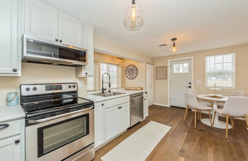 Village of Bloomfield House | Charming Pell Lake Home, Close to Lake Geneva!