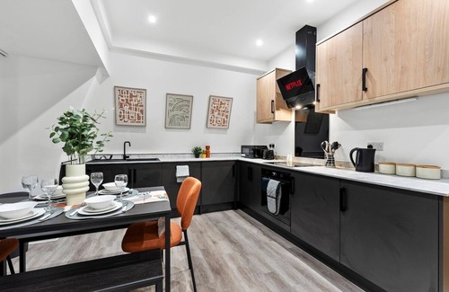Worthing House | Charming Penthouse in Worthing - Sleeps 6
