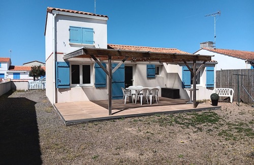 La Faute-sur-Mer House | Charming Pet-Friendly Holiday Home with Garden, Near Beach and Shops