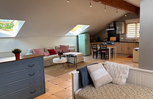 Voegtlinshoffen House | Charming pet friendly bungalow in the Vineyards with garden, deck and AC