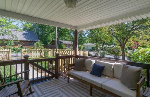 Black Mountain House | Charming Pet-Friendly Cottage Walkable to Town!