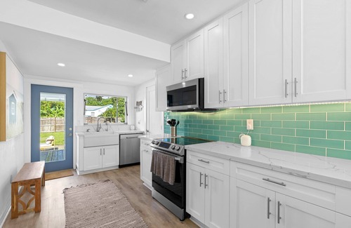 Osceola Park House | Charming Pet Friendly 2-bedroom house with fenced in backyard in Delray Beach