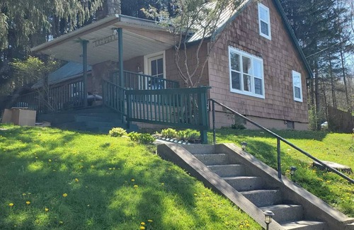 Cuba House | Charming, Pet Friendly, Lake View Home. Pontoon and/or Slip Available