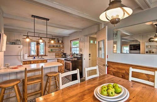 Pine Point Cottage | Charming Pine Point Cottage - 2 Blocks to Ocean!