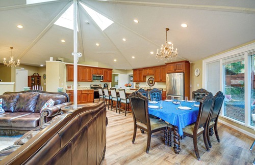 Poulsbo House | Charming Poulsbo Retreat: Hood Canal Views!