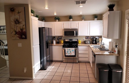 North Las Vegas House | Charming Private Oasis- Approx 10 min to strip, Arcade Machine,FootMassagers