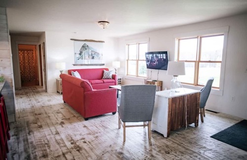 Sand Creek House | Charming & Private 2 BR Country Getaway