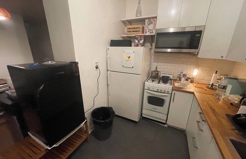 Clinton Hill Apartment | Charming Private Bedroom Next to Subway/Metro Centrally Located in Brooklyn