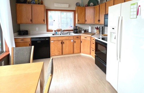Long Beach House | Charming Private Home - 1 block walk to the beach, 4 blocks from city center.