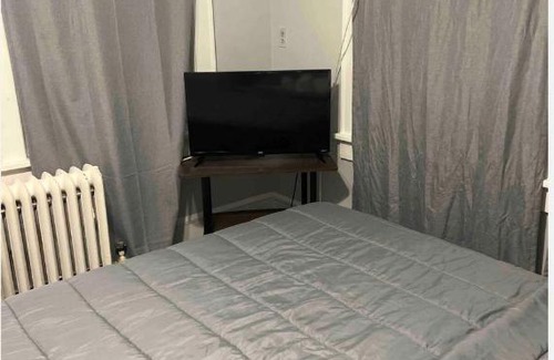 Roselle House | Charming Private Room near RWJ#2